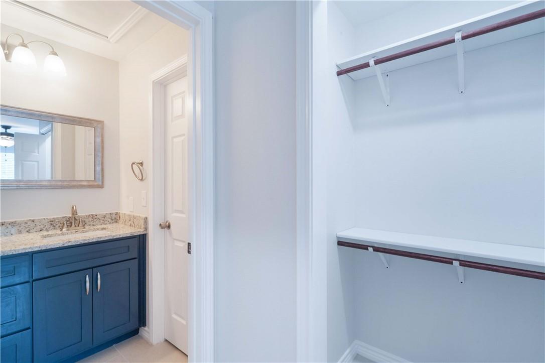 214 Lizzie St # A, Taylor, TX 76574