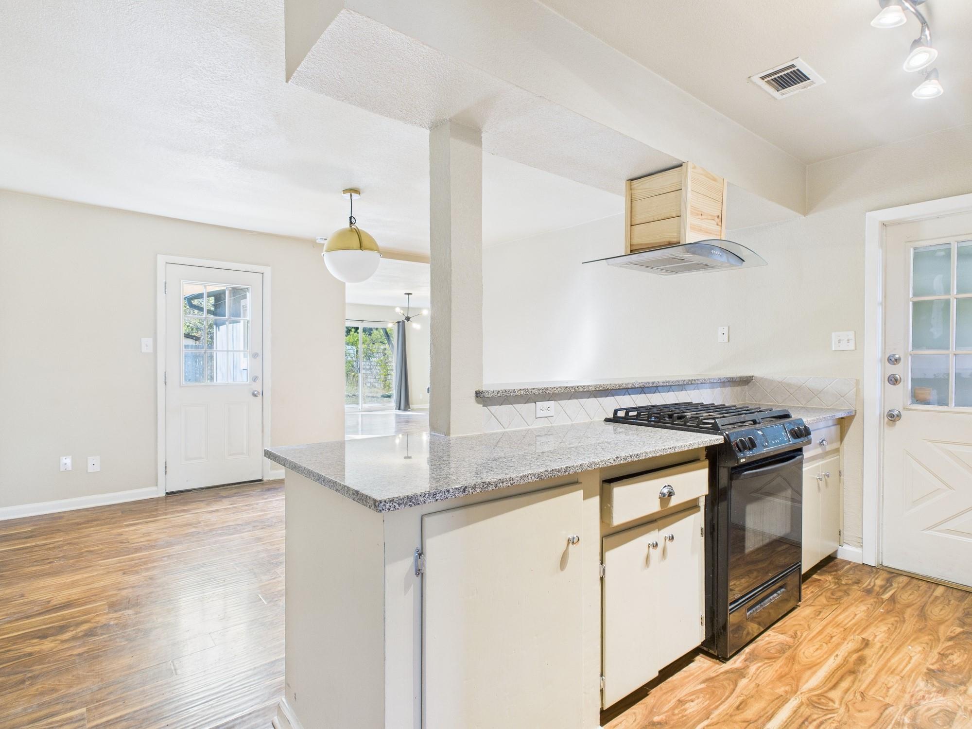 1411 Kamar Dr, Austin, TX 78757