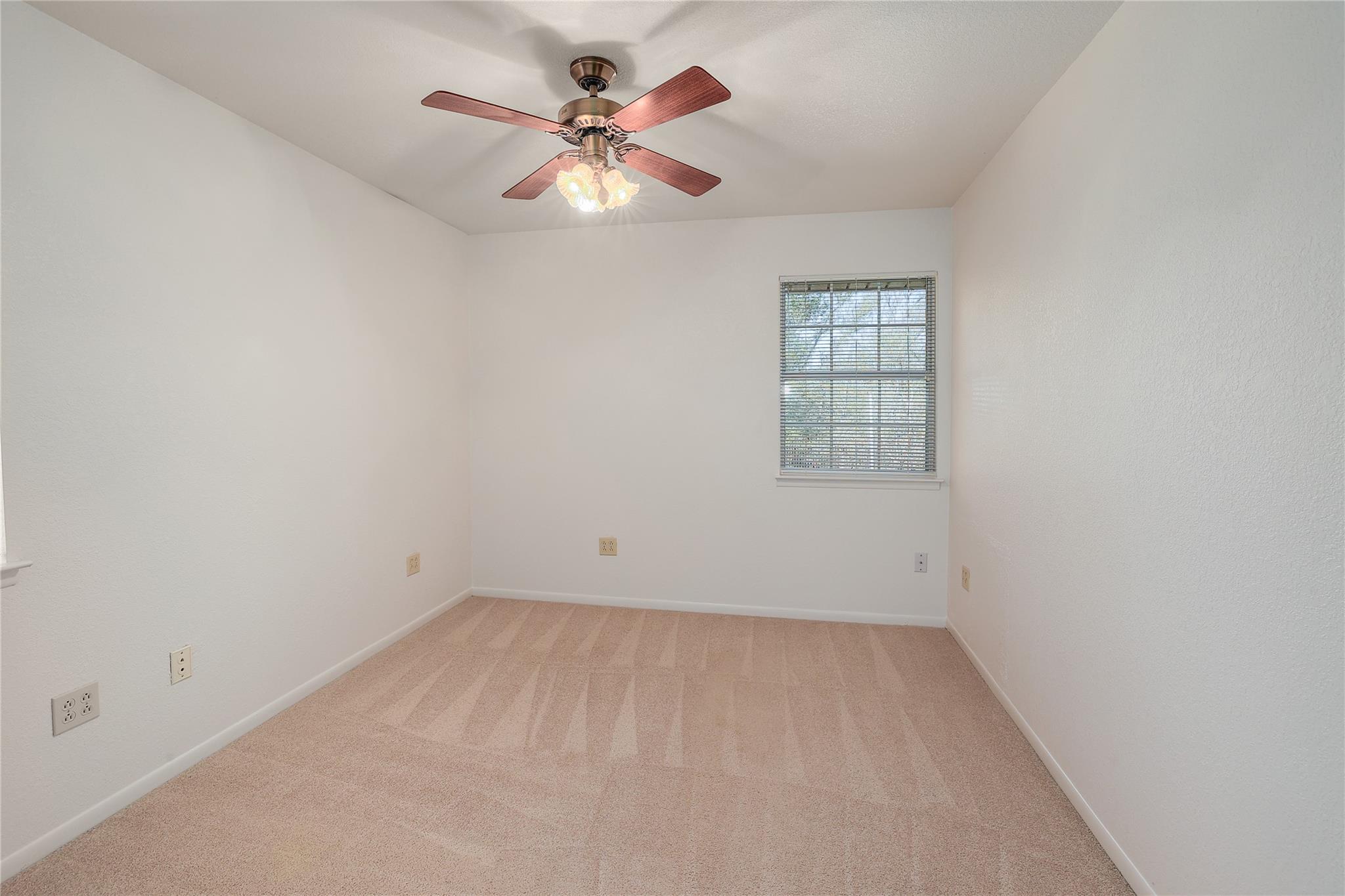 235 Mesquite Dr, Cedar Creek, TX 78612