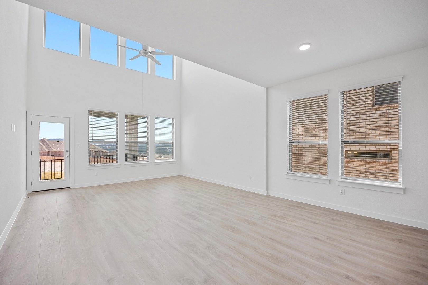 8015 Shining Flor Run, Lago Vista, TX 78645