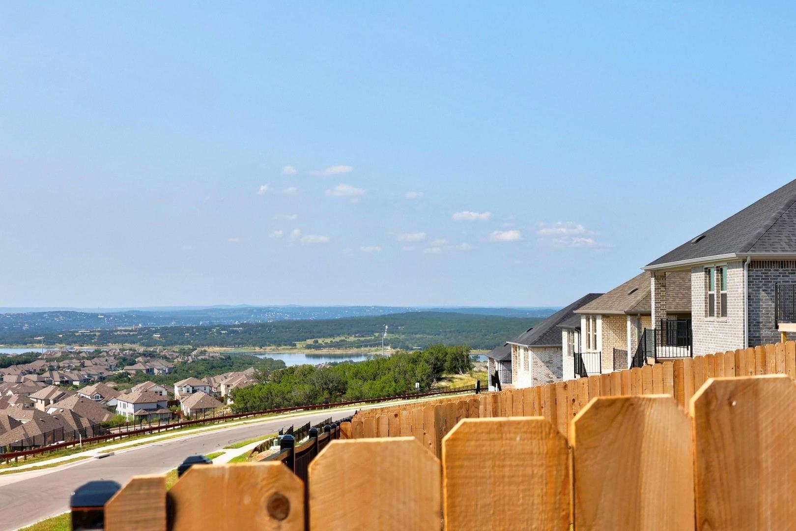 8015 Shining Flor Run, Lago Vista, TX 78645