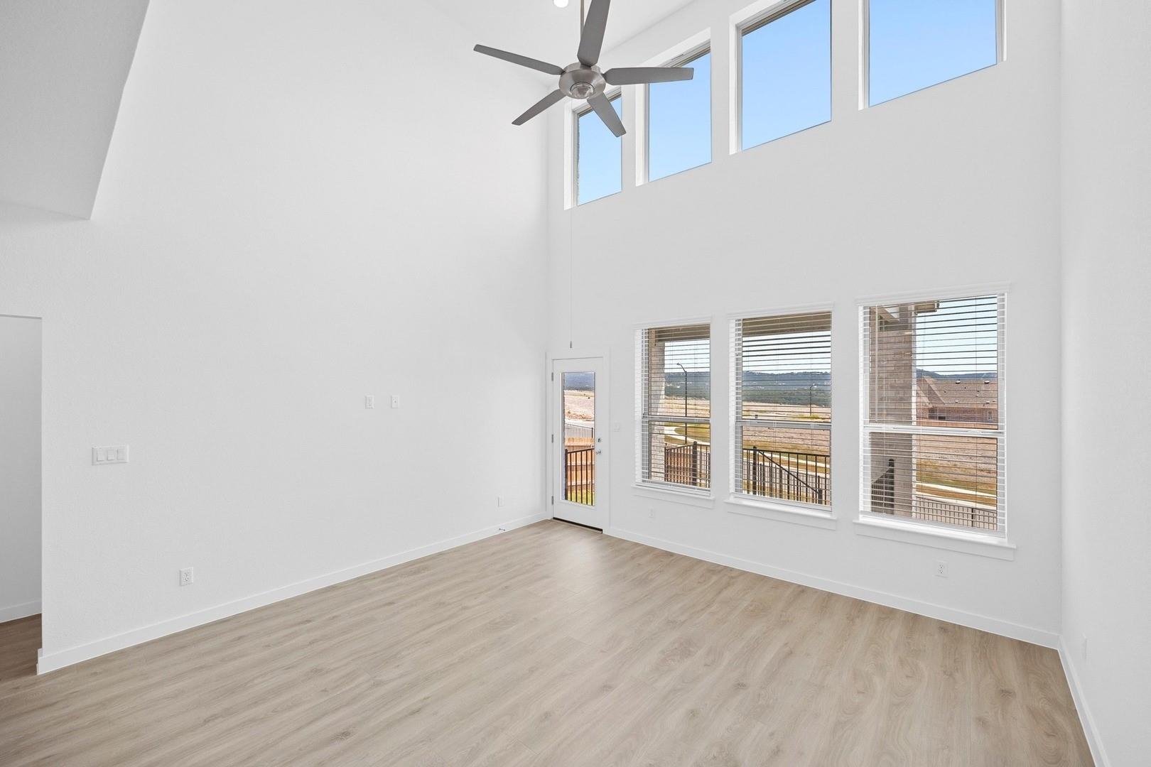 8015 Shining Flor Run, Lago Vista, TX 78645