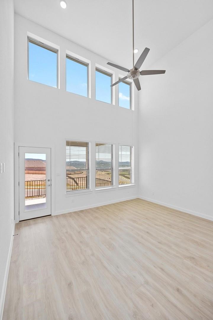 8015 Shining Flor Run, Lago Vista, TX 78645