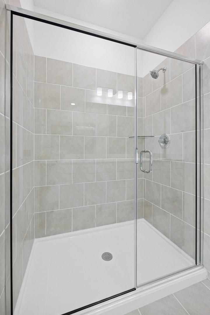 8015 Shining Flor Run, Lago Vista, TX 78645