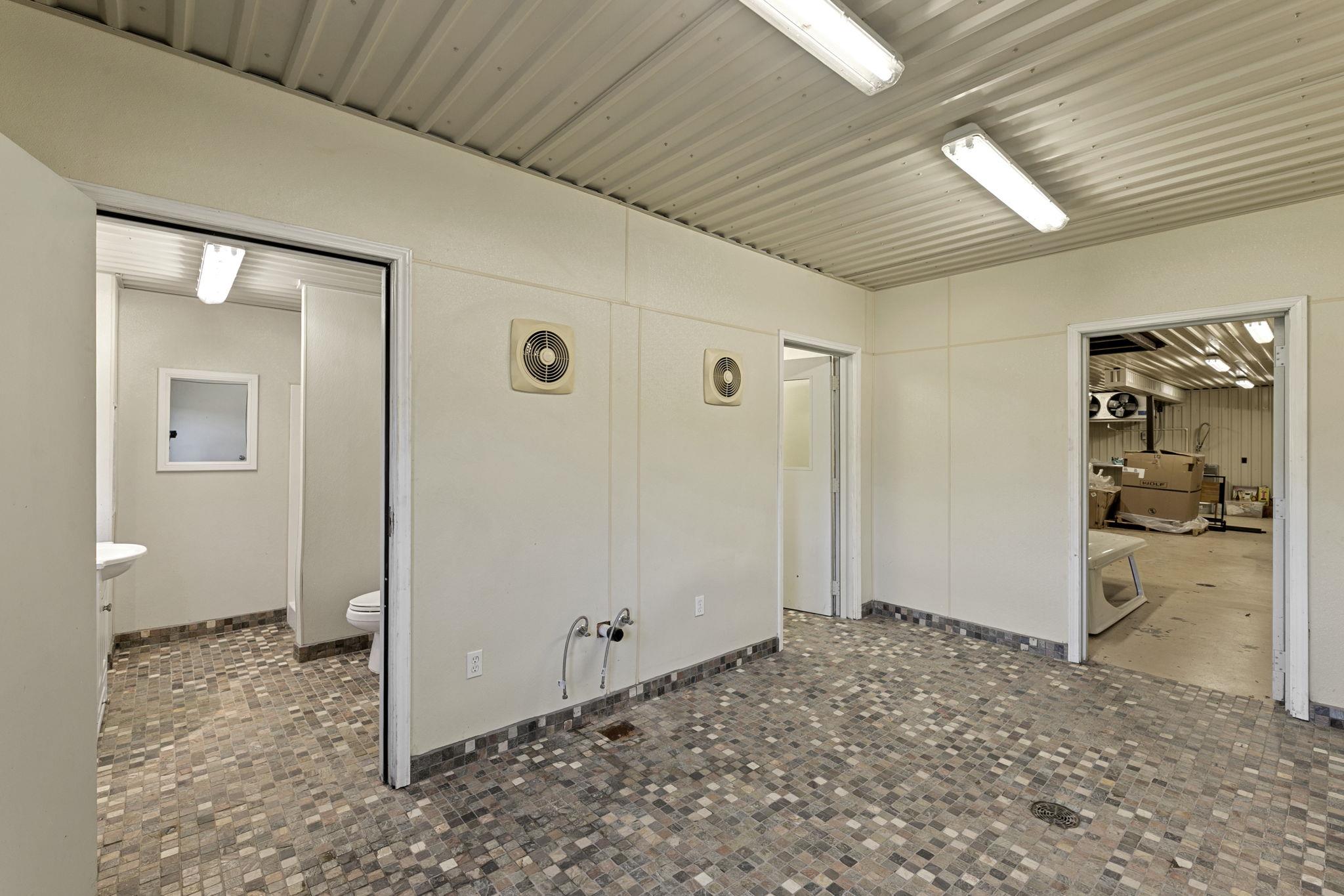 1677 McIver, Canyon Lake, TX 78133