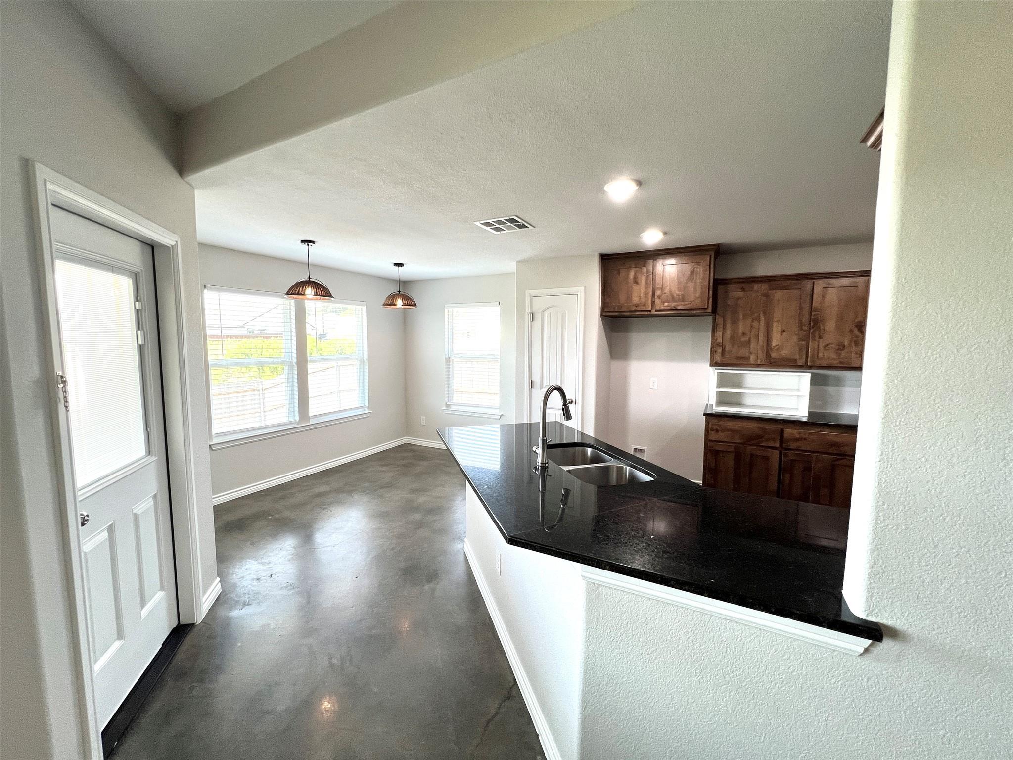 1071 Field Stone Dr, Lampasas, TX 76550