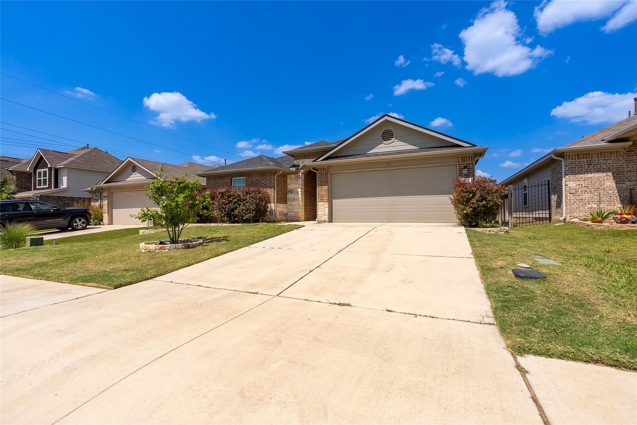 201 Red Matador Ln, Leander, TX 78641