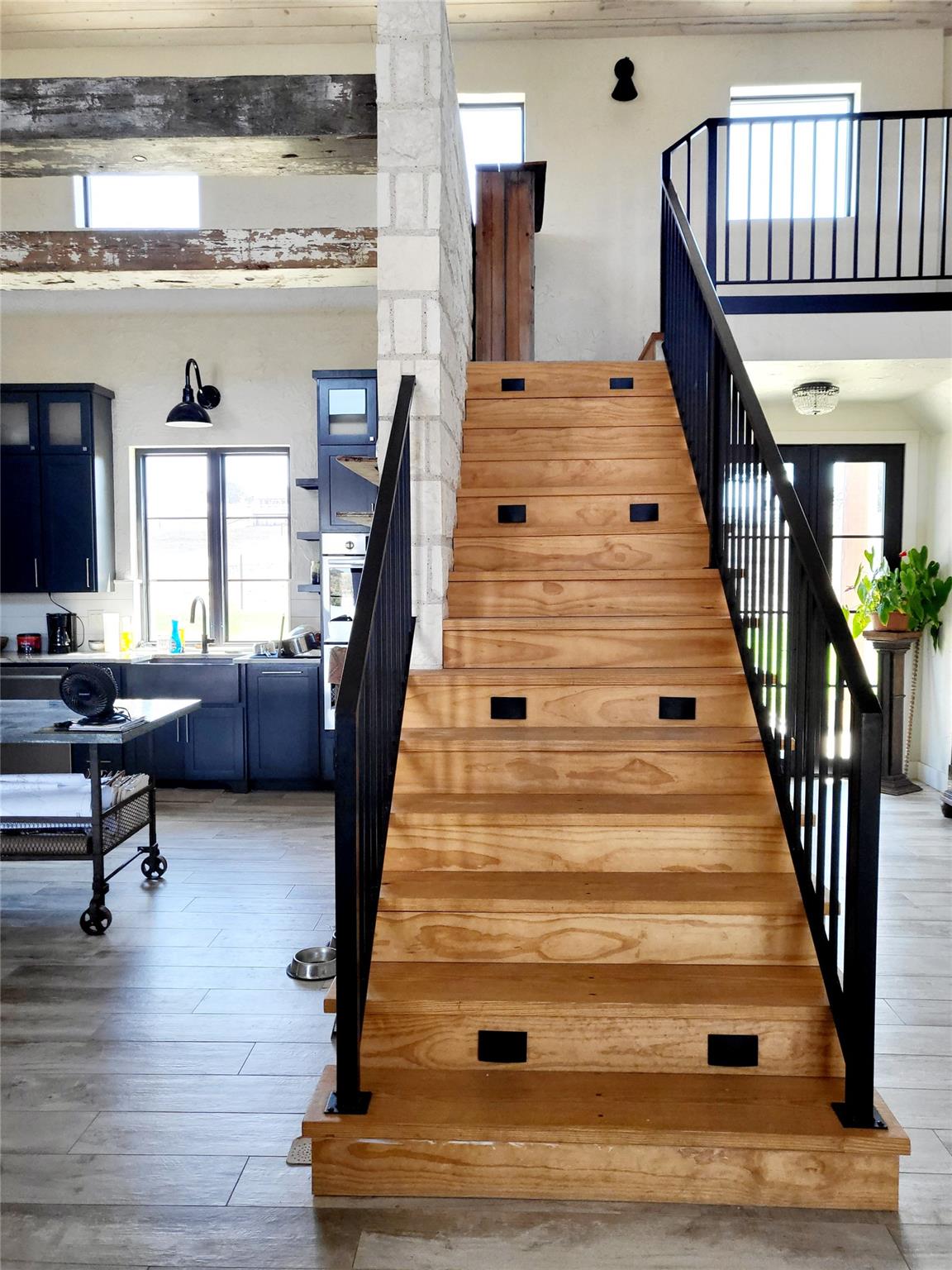 621 Stanton Road, Johnson City, TX 78636