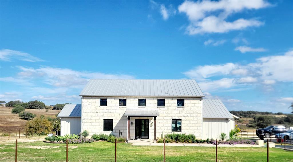 621 Stanton Road, Johnson City, TX 78636