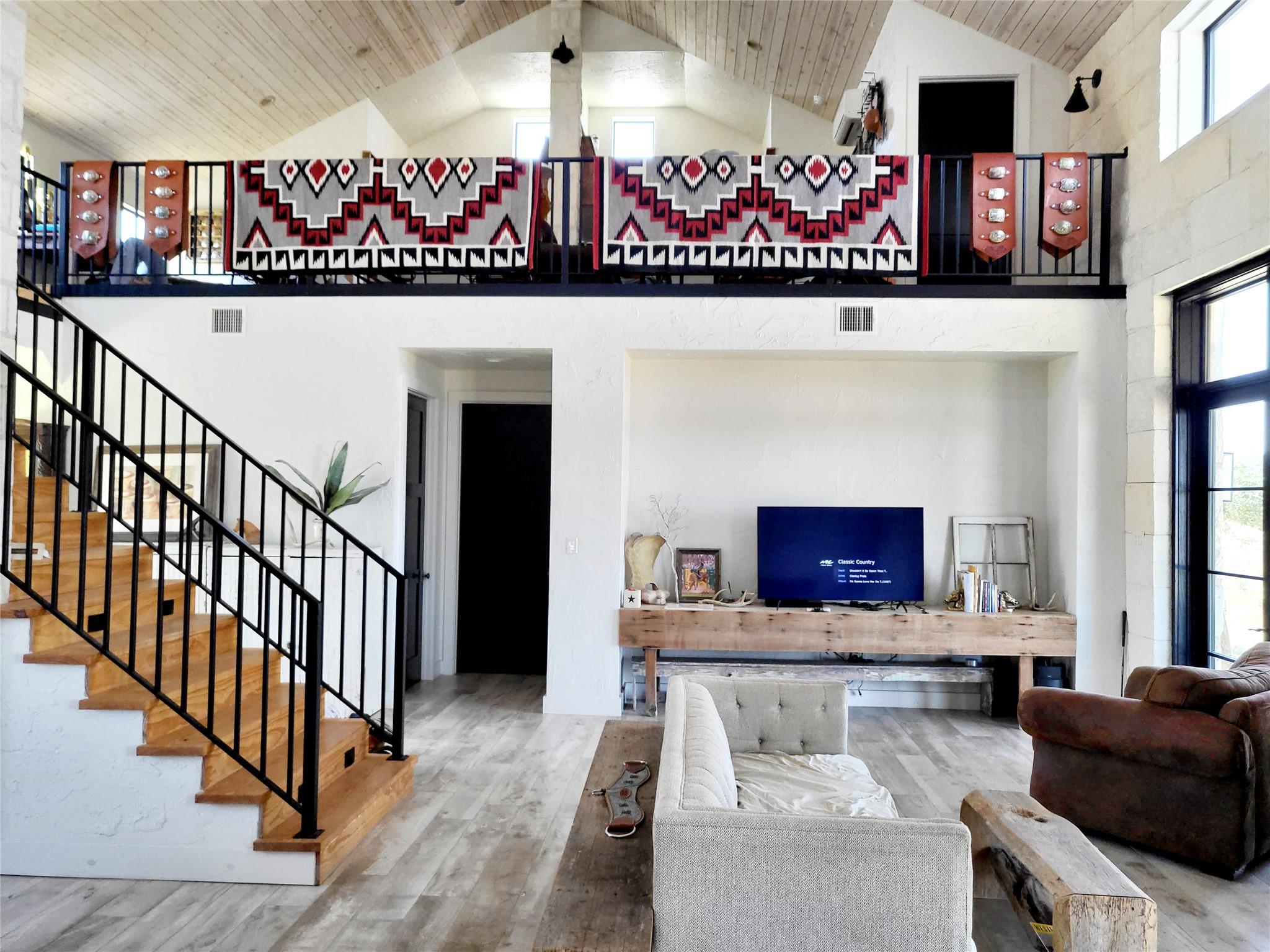 621 Stanton Road, Johnson City, TX 78636