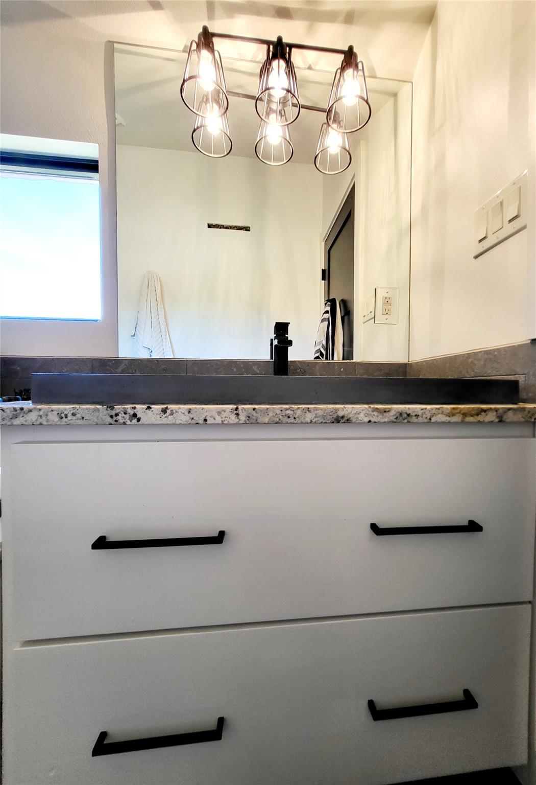 621 Stanton Road, Johnson City, TX 78636