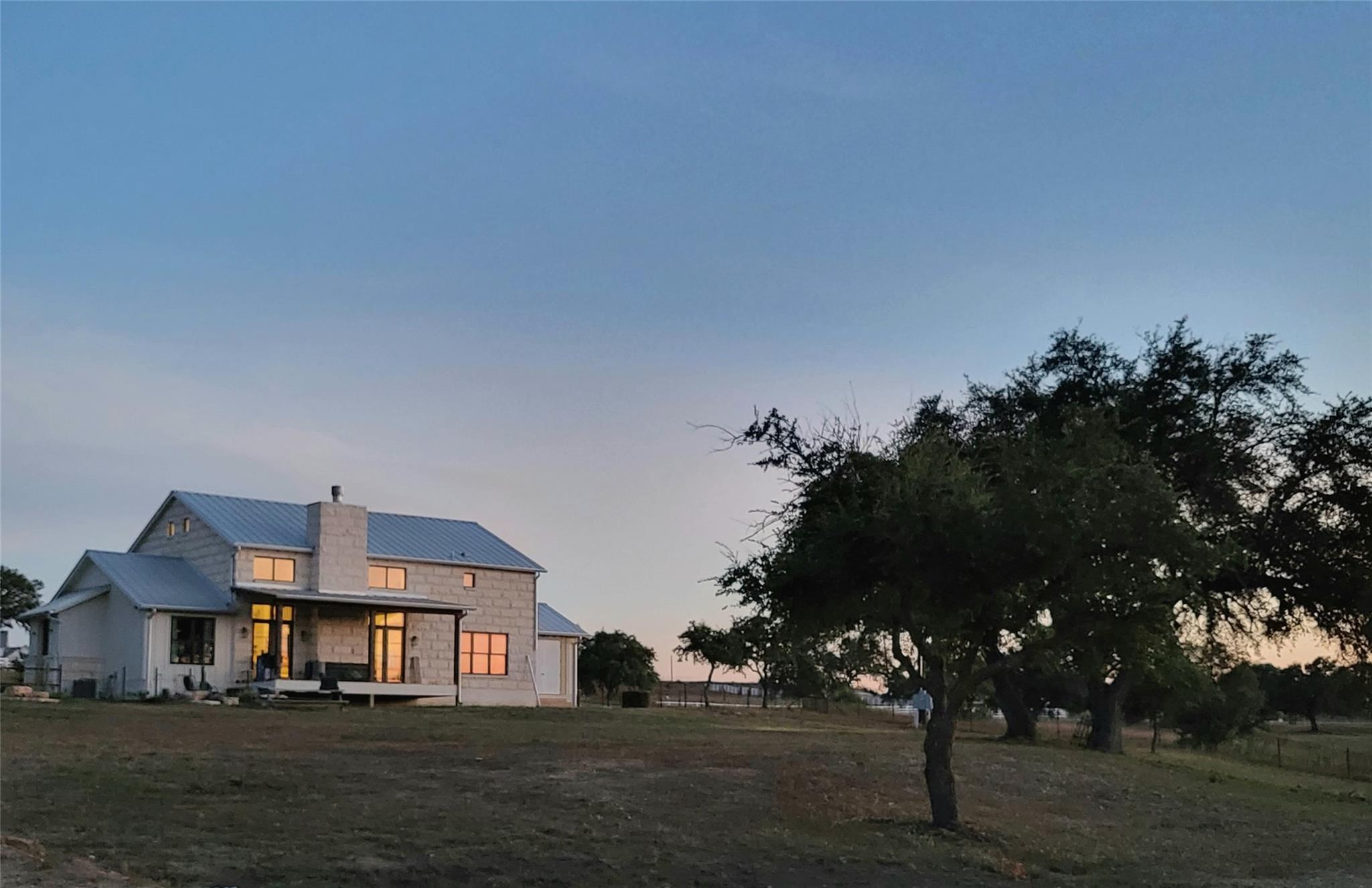 621 Stanton Road, Johnson City, TX 78636