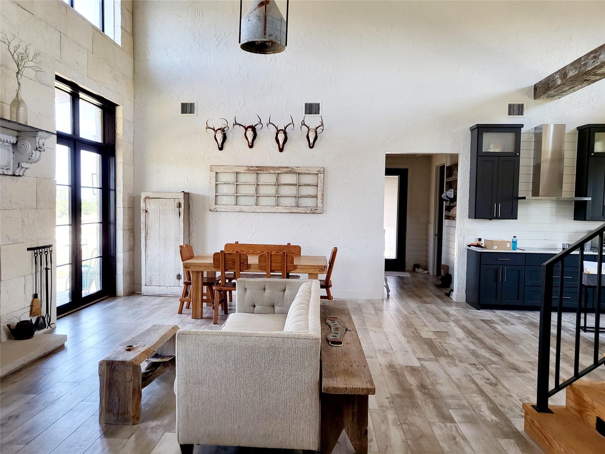 621 Stanton Road, Johnson City, TX 78636