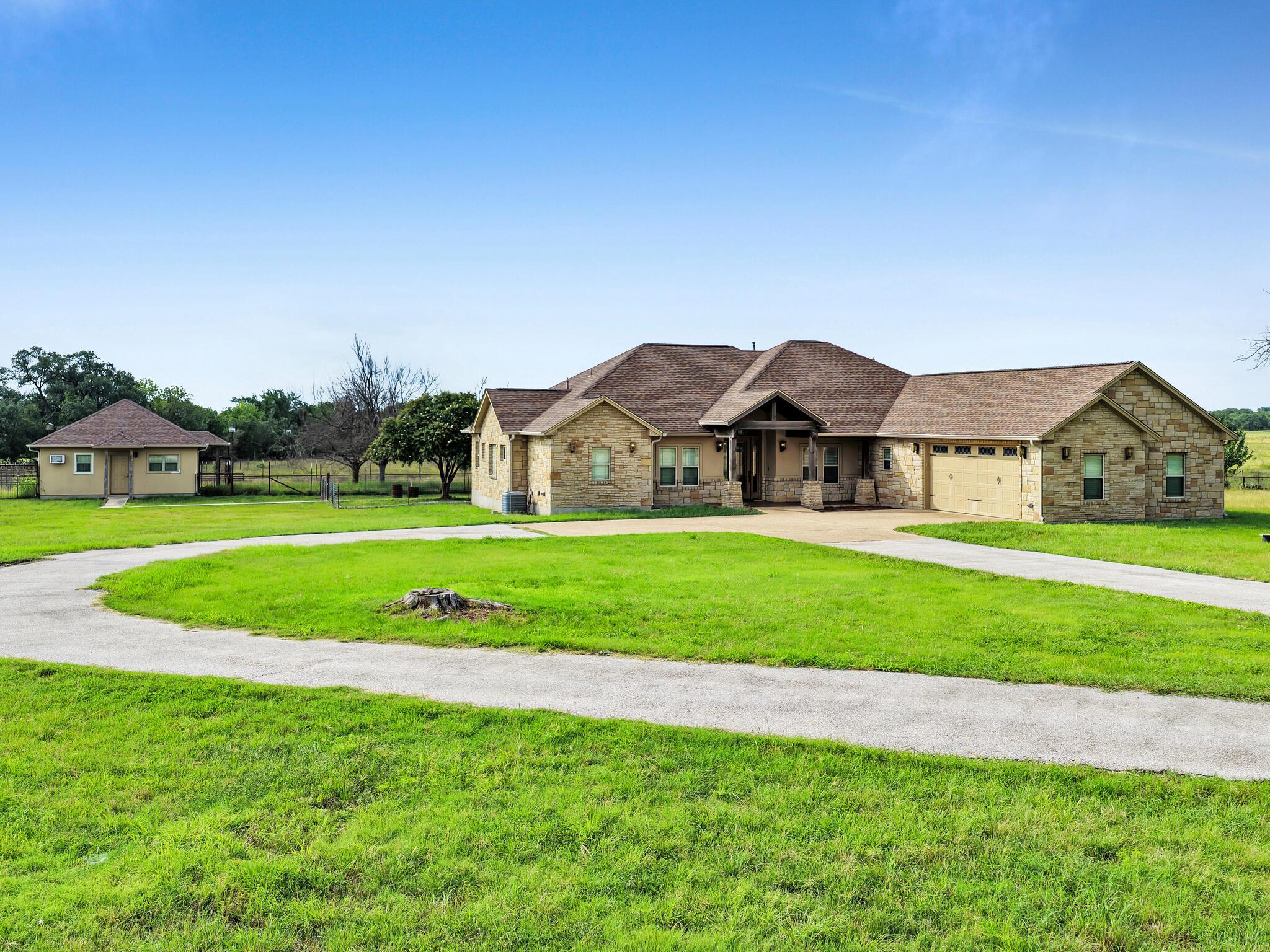 301 CR 253, Bertram, TX 78605