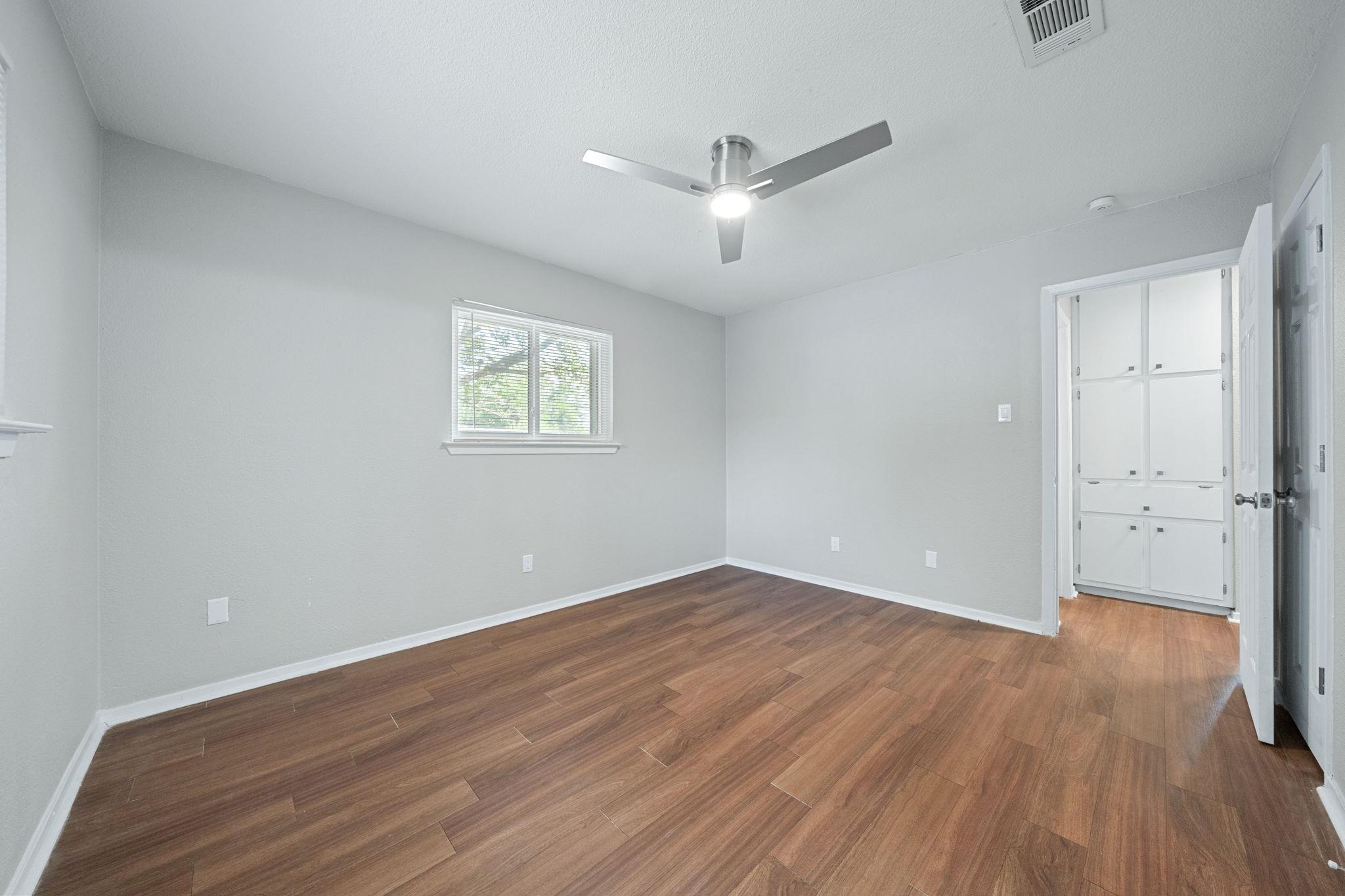 1810 Mearns Meadow Blvd # B, Austin, TX 78758