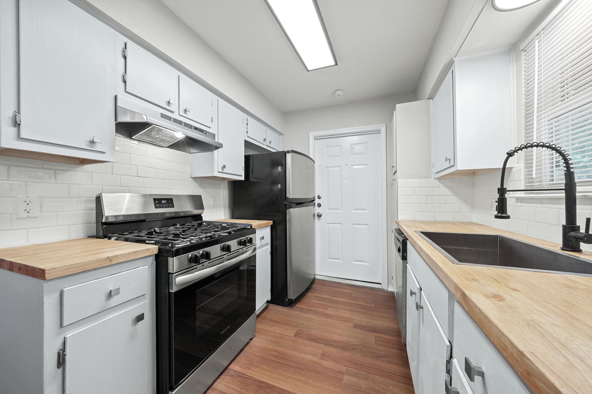 1810 Mearns Meadow Blvd # B, Austin, TX 78758