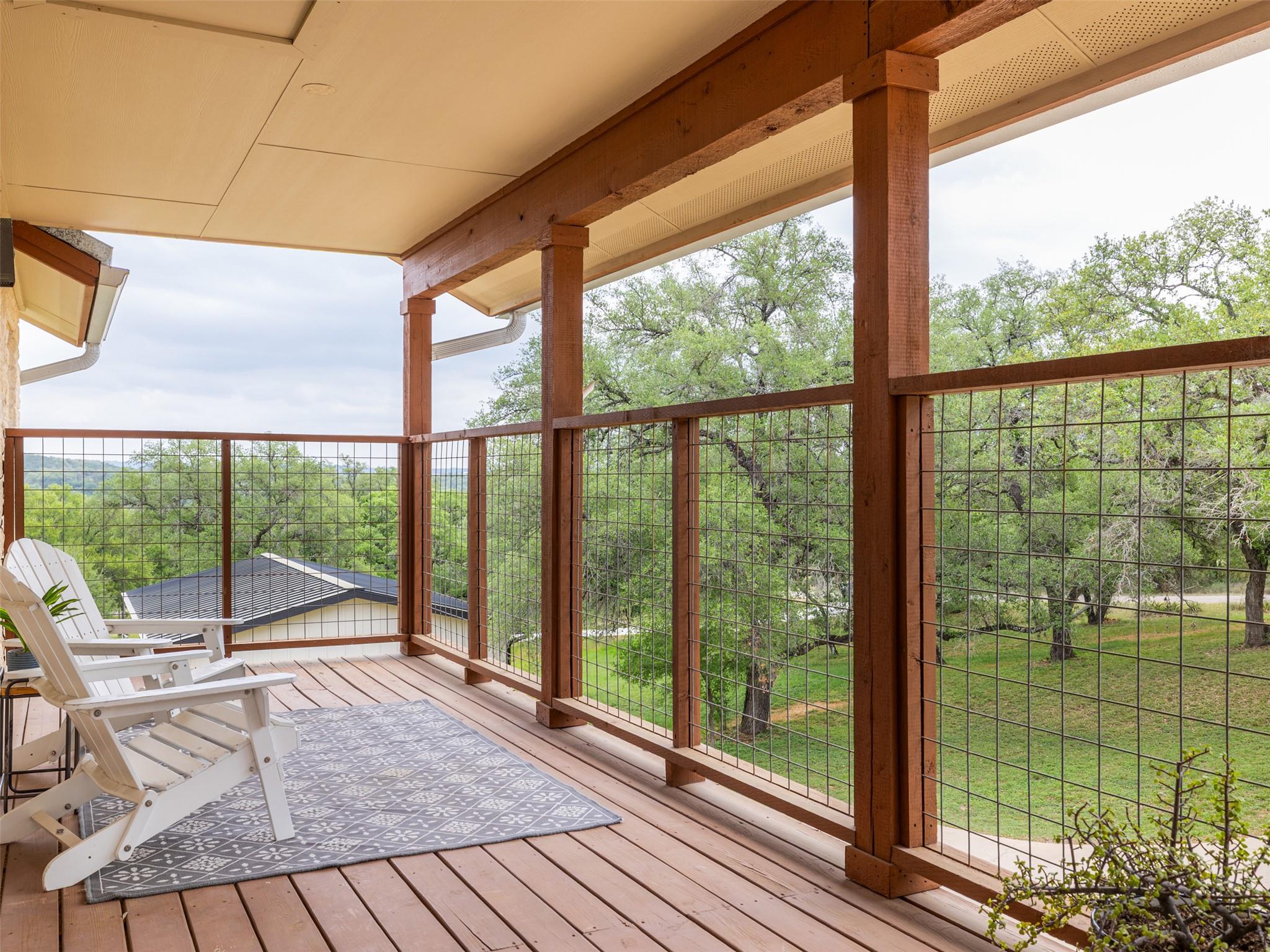 326 Lost Cove Dr, Spicewood, TX 78669