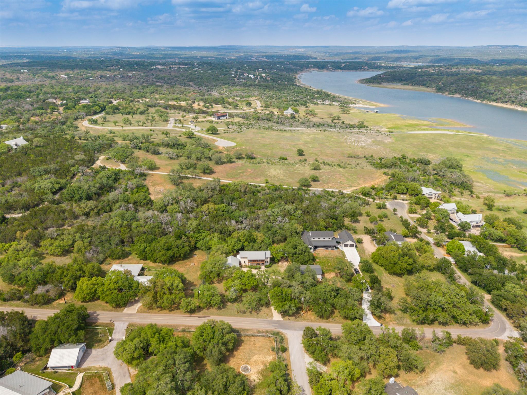 326 Lost Cove Dr, Spicewood, TX 78669