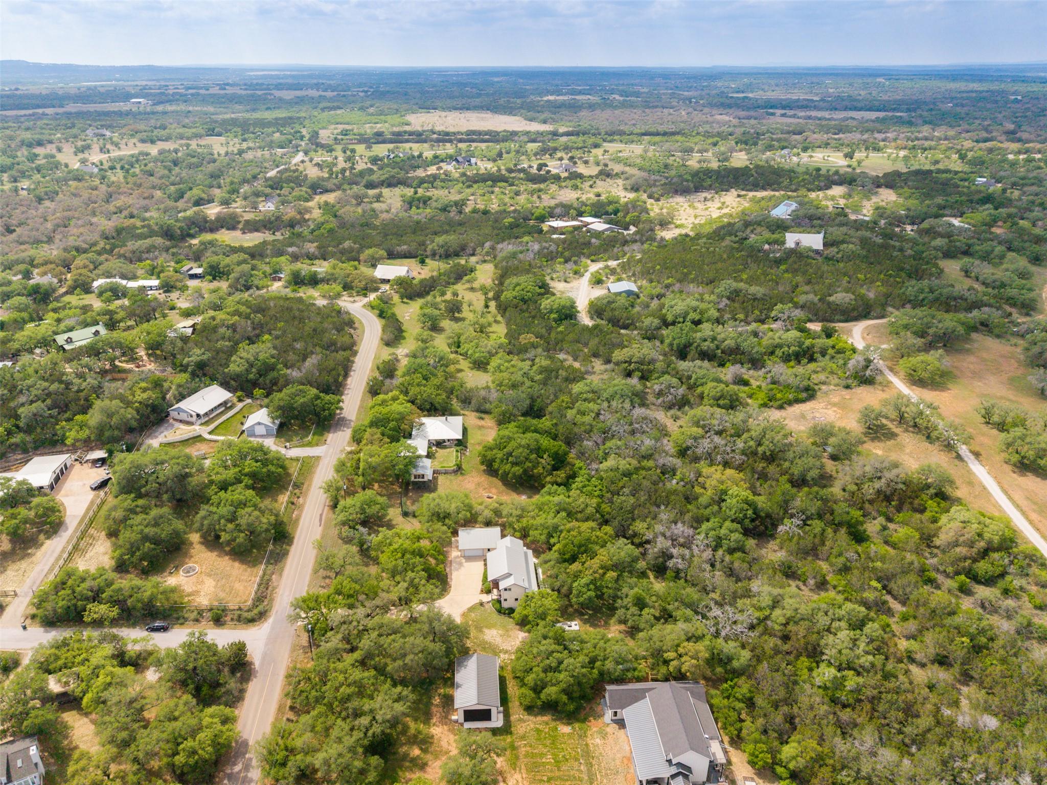 326 Lost Cove Dr, Spicewood, TX 78669