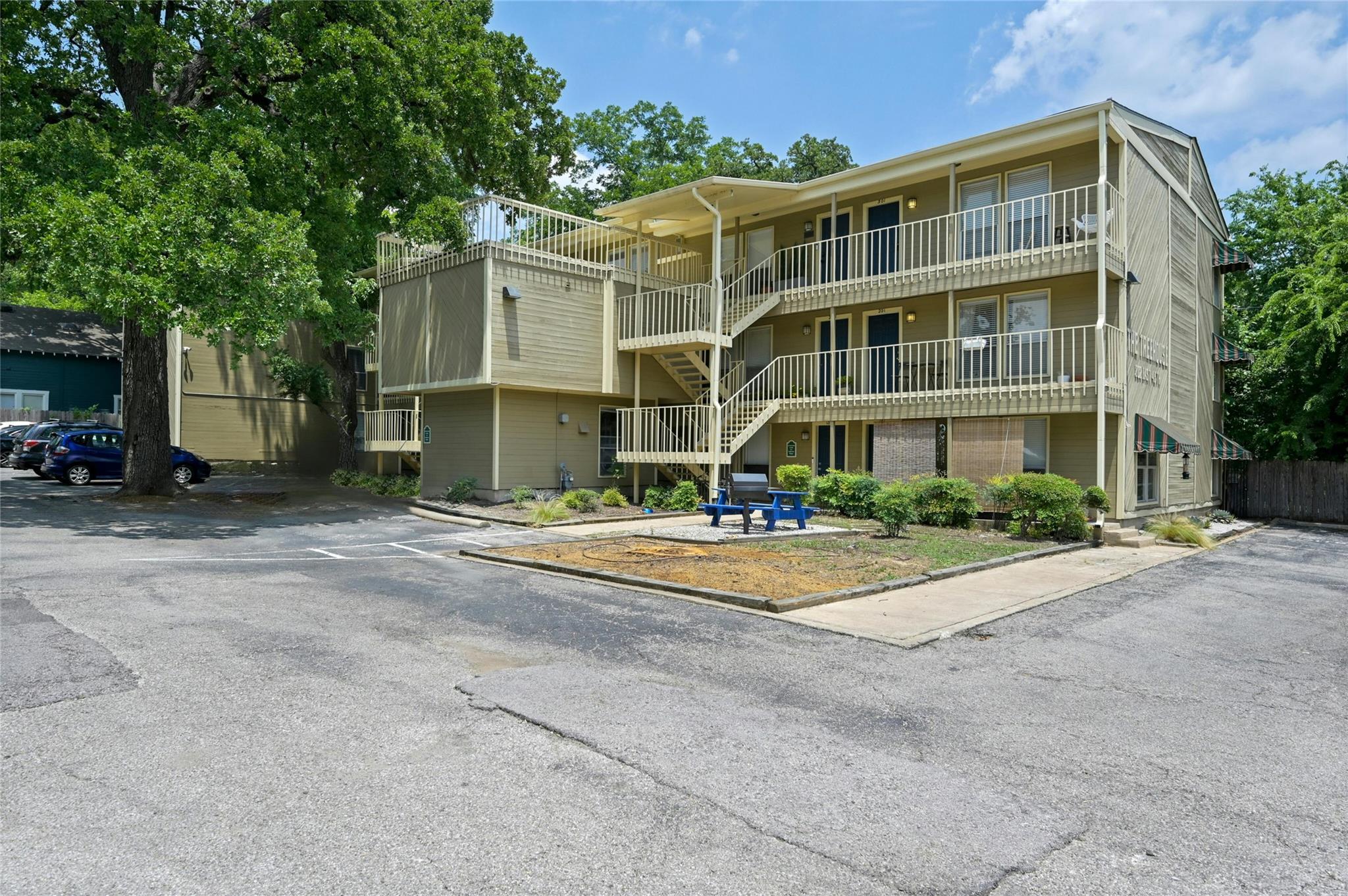 202 E 45th St # 103, Austin, TX 78751