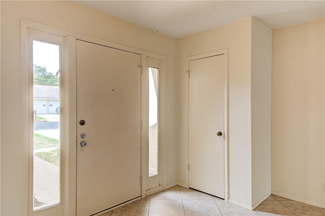 12012 Swallow Dr, Austin, TX 78750