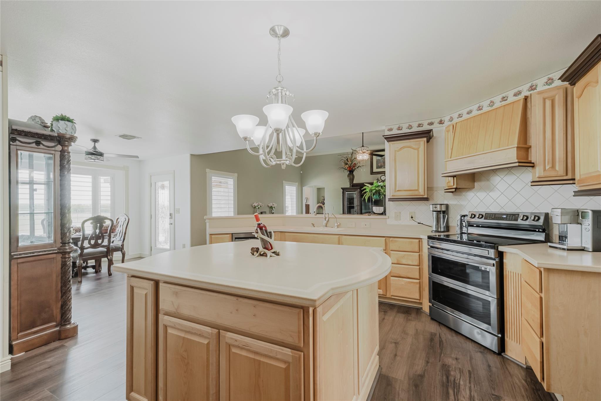 985 County Road 388, Jarrell, TX 76537