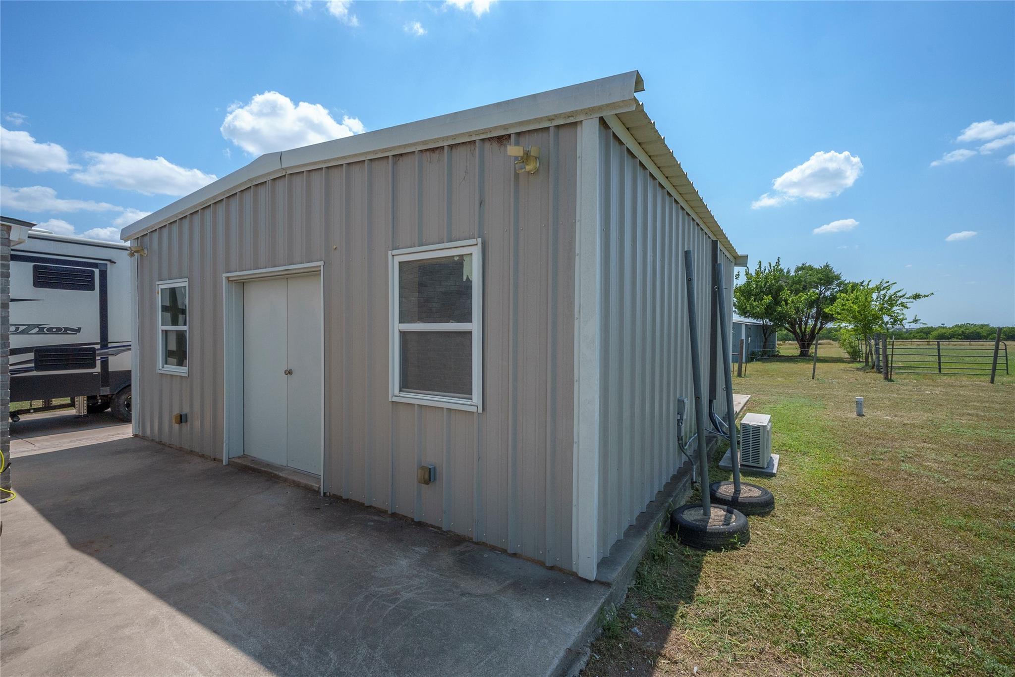 985 County Road 388, Jarrell, TX 76537
