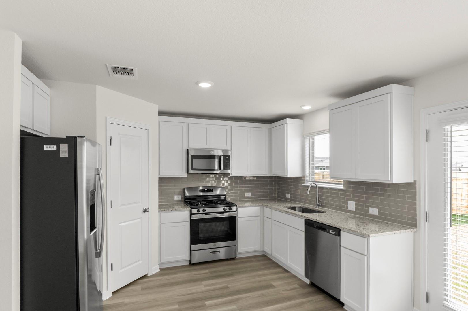 2752 Brand Iron Dr, San Marcos, TX 78666