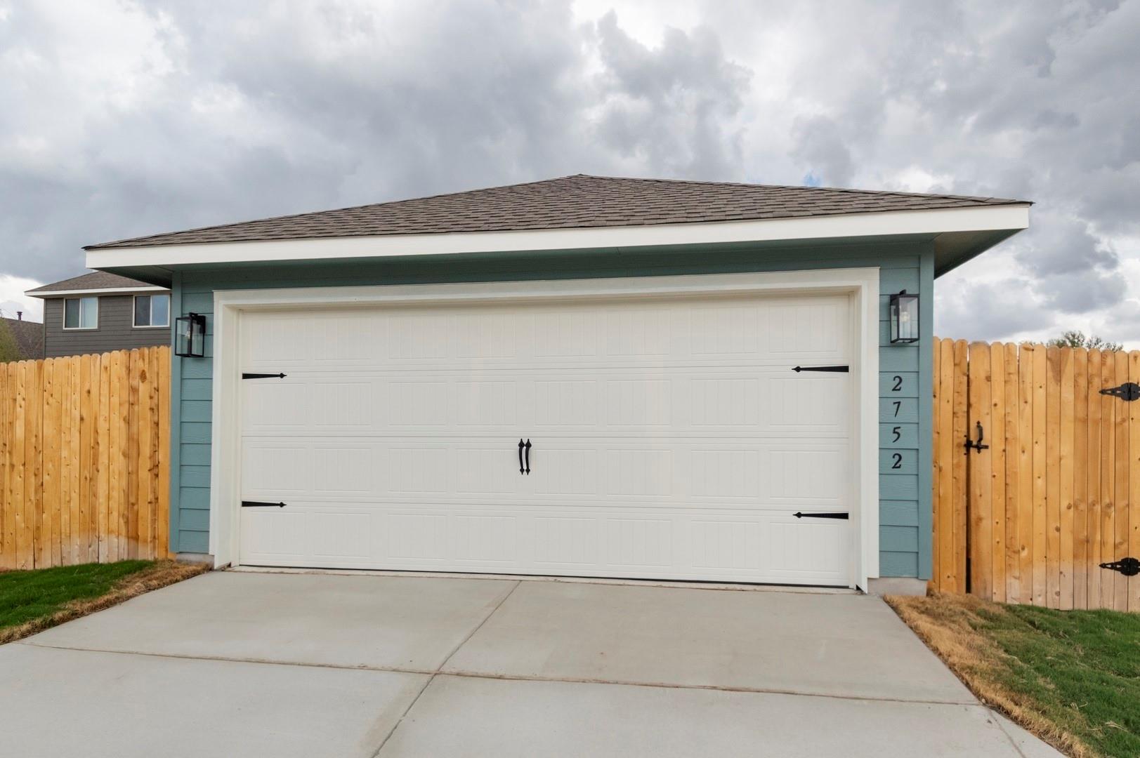 2752 Brand Iron Dr, San Marcos, TX 78666