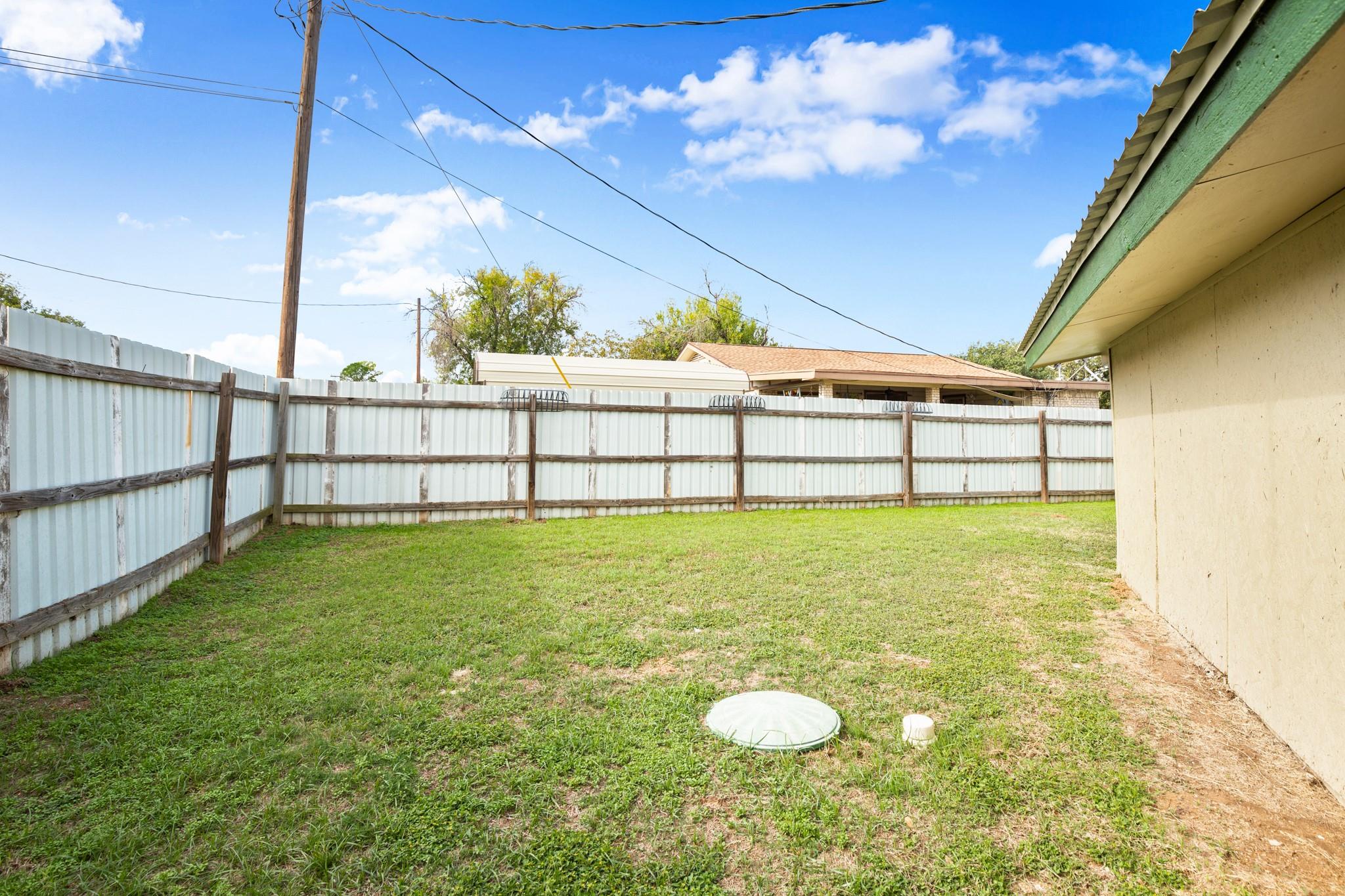 210 Striper Haven Ln, Buchanan Dam, TX 78609