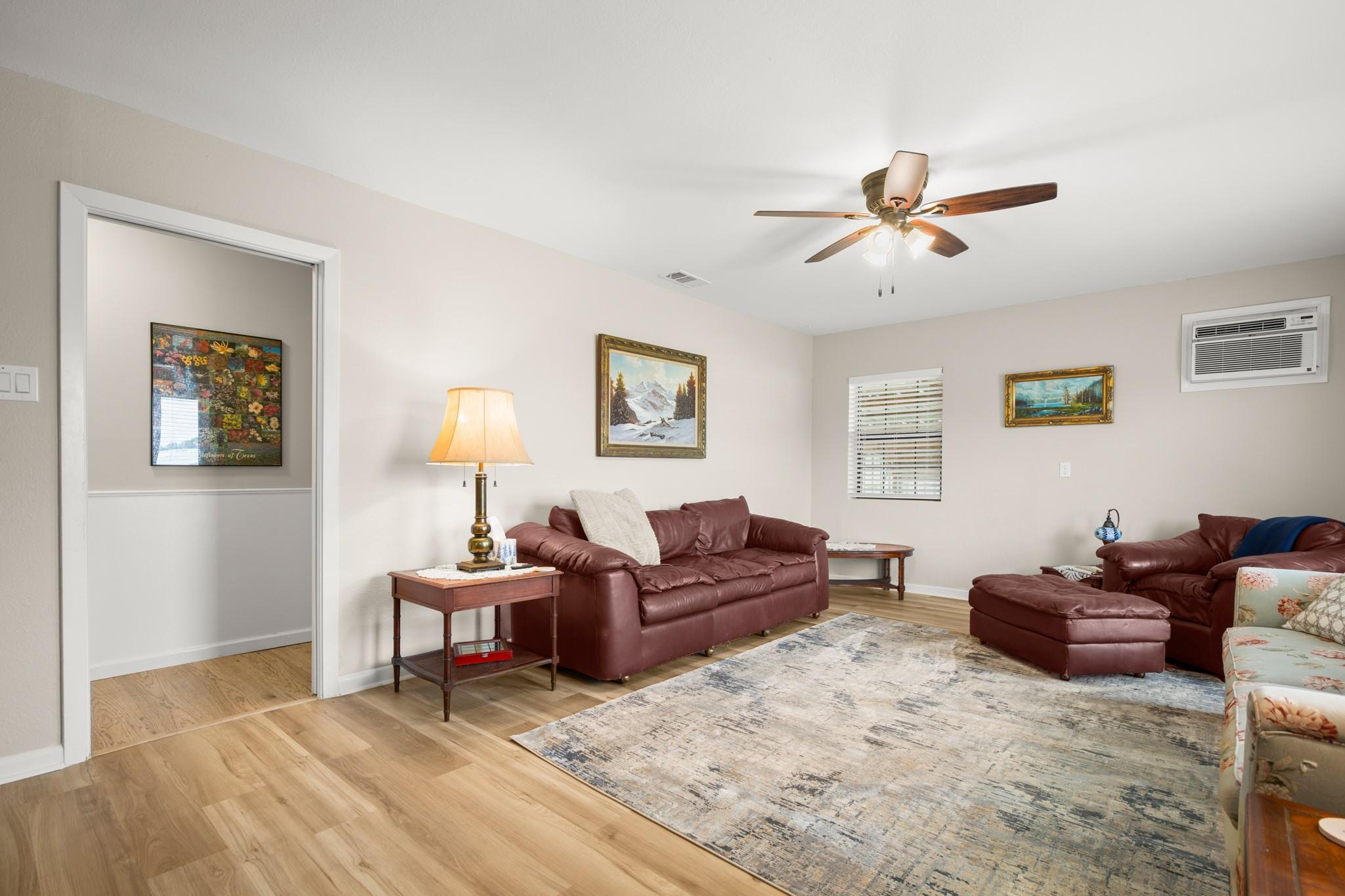 210 Striper Haven Ln, Buchanan Dam, TX 78609