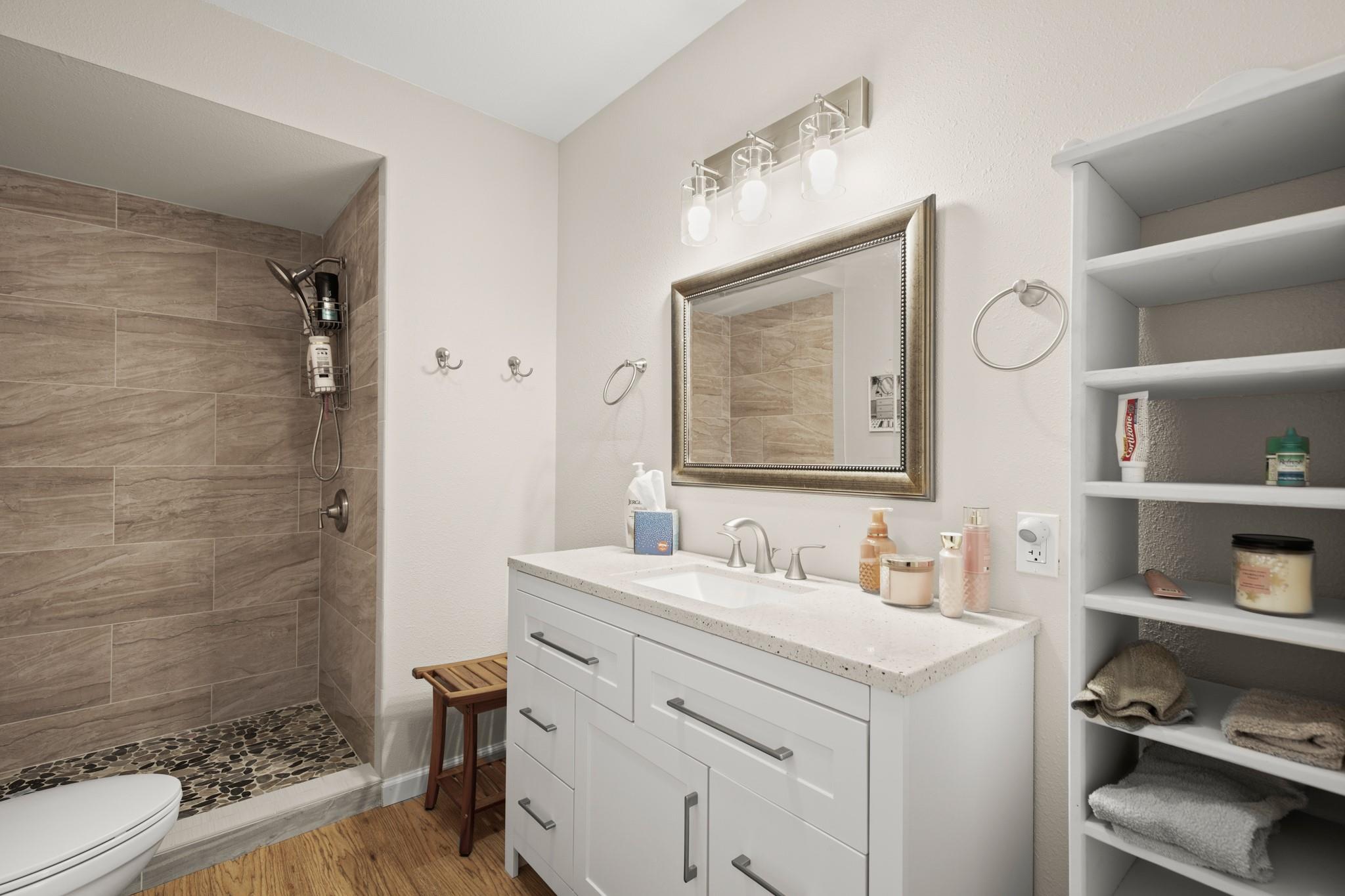 210 Striper Haven Ln, Buchanan Dam, TX 78609