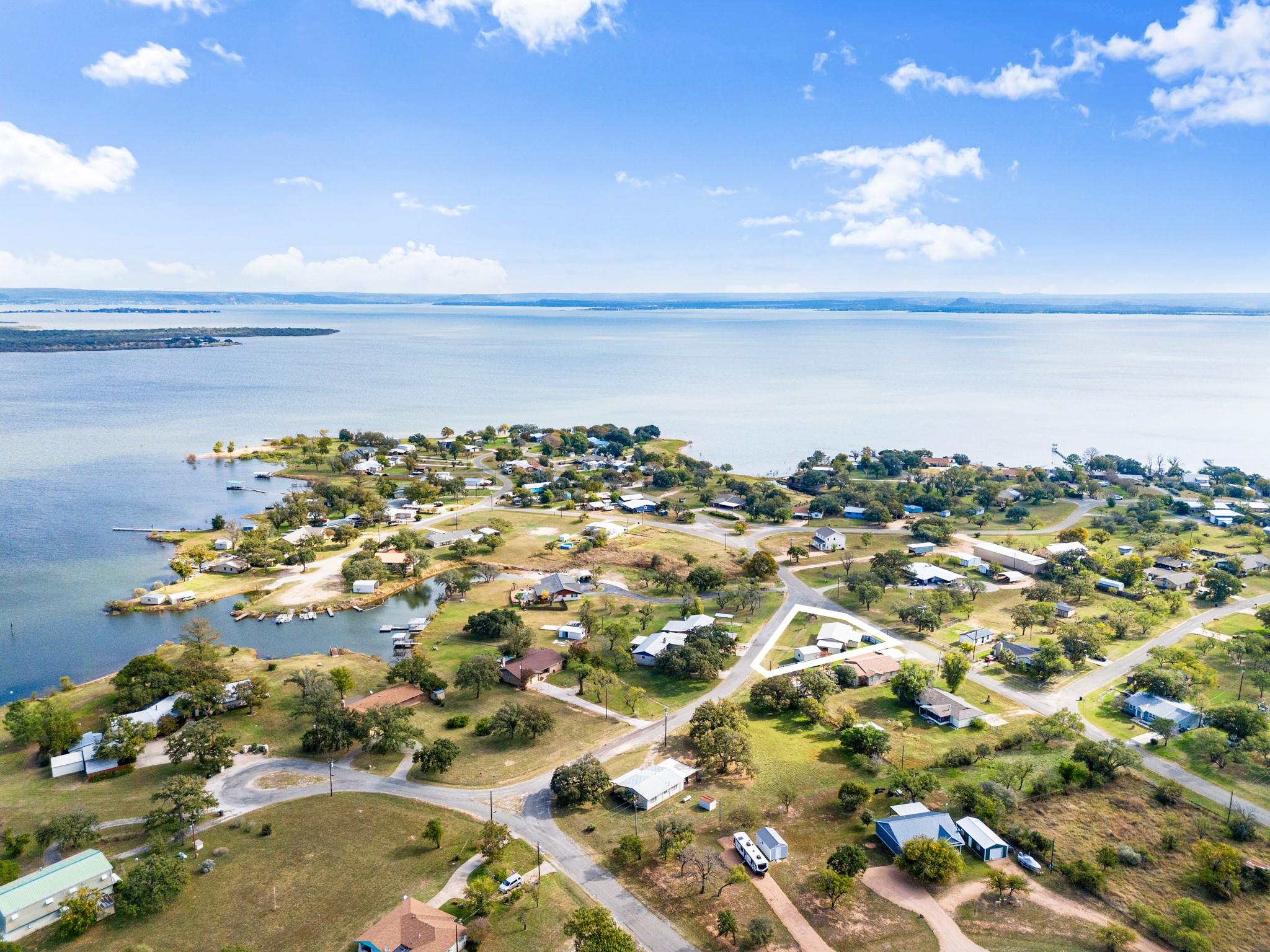 210 Striper Haven Ln, Buchanan Dam, TX 78609