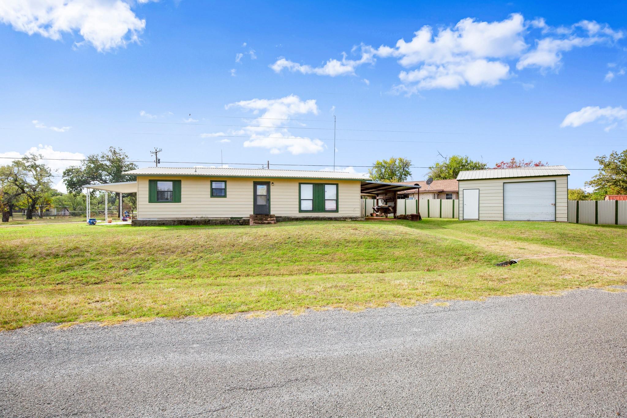 210 Striper Haven Ln, Buchanan Dam, TX 78609