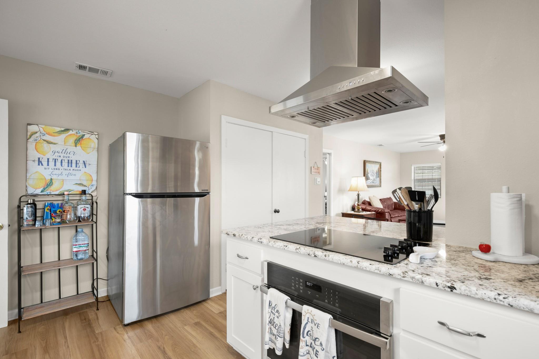 210 Striper Haven Ln, Buchanan Dam, TX 78609