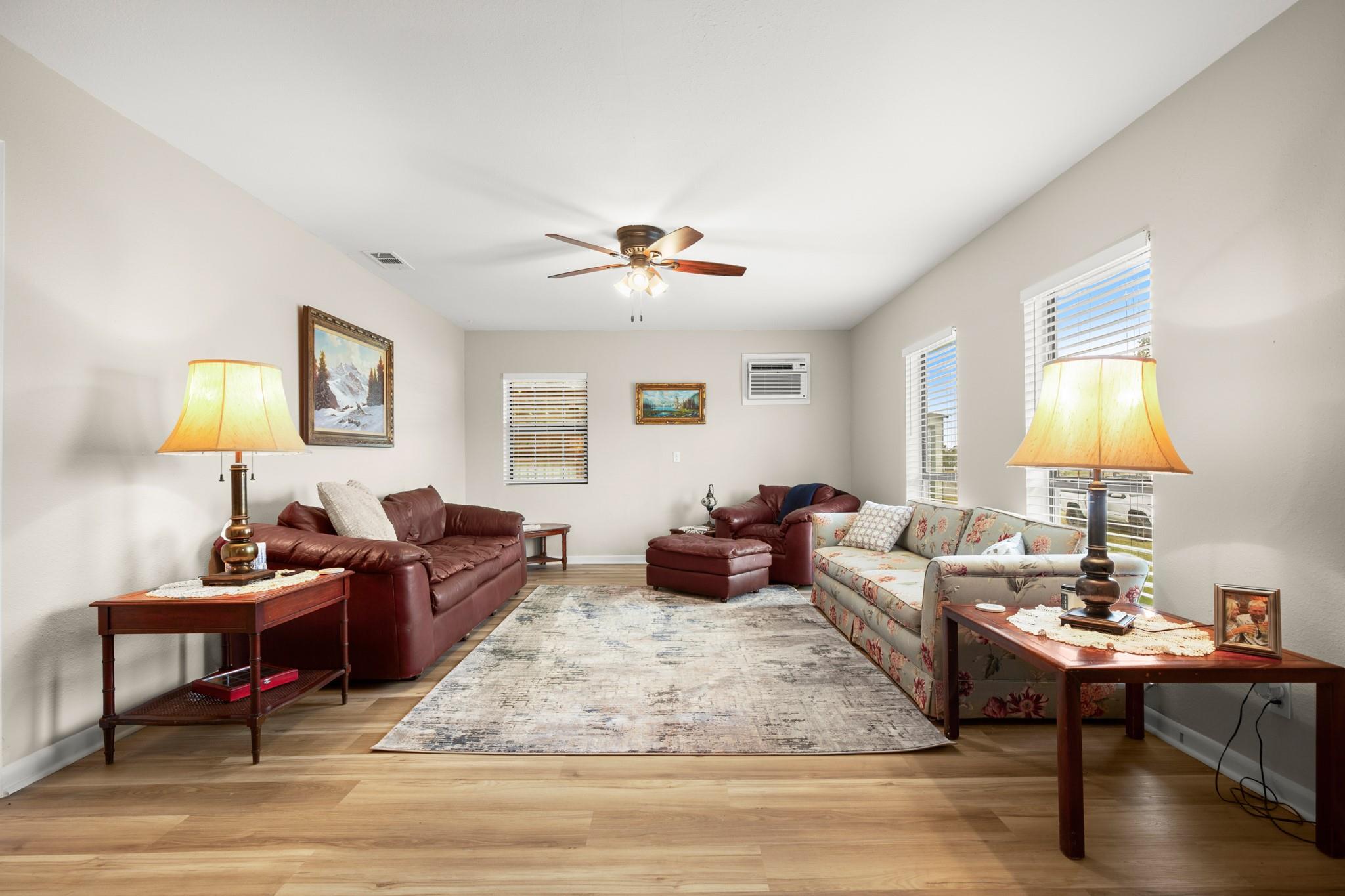 210 Striper Haven Ln, Buchanan Dam, TX 78609