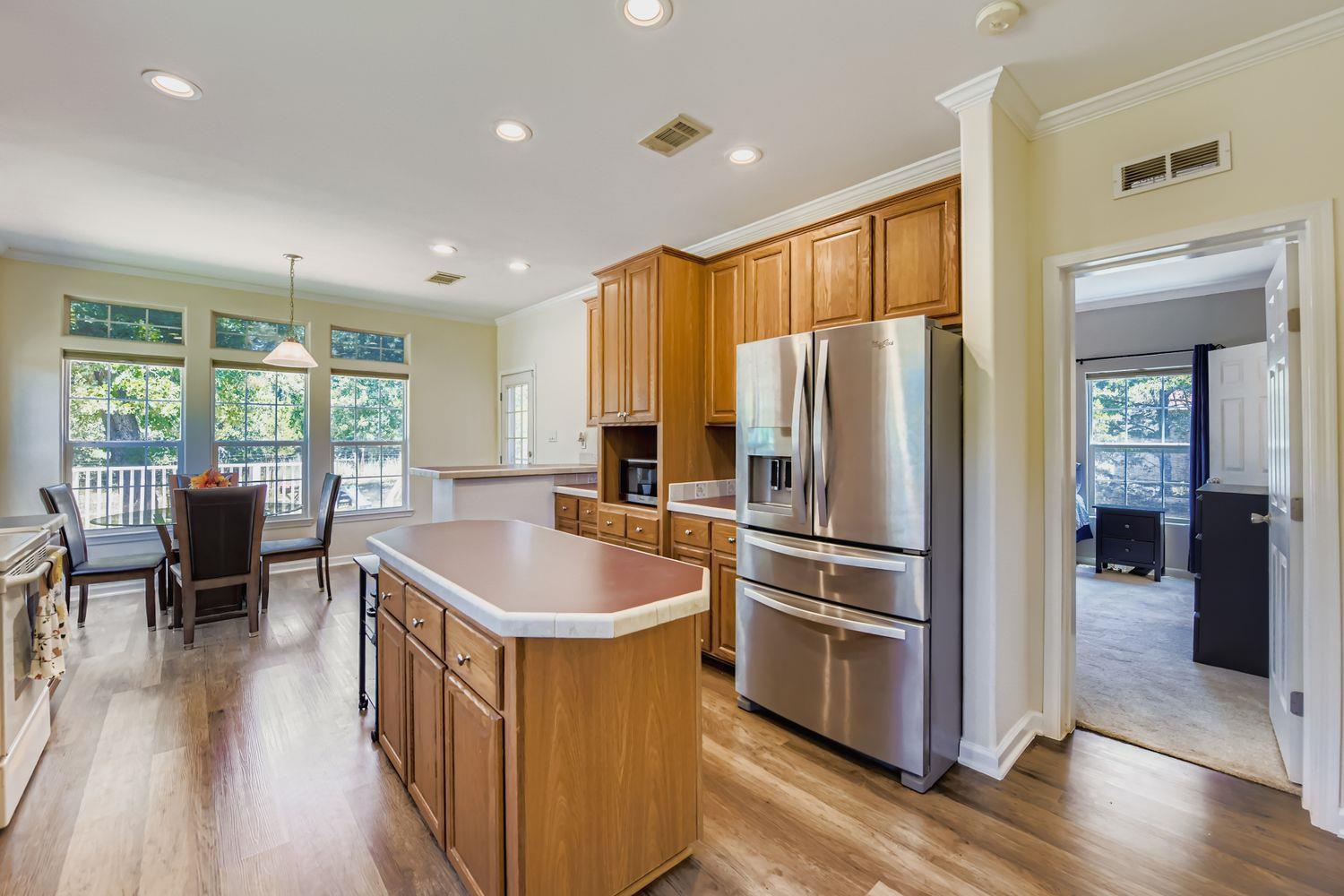 260 Dickerson Ln, Elgin, TX 78621