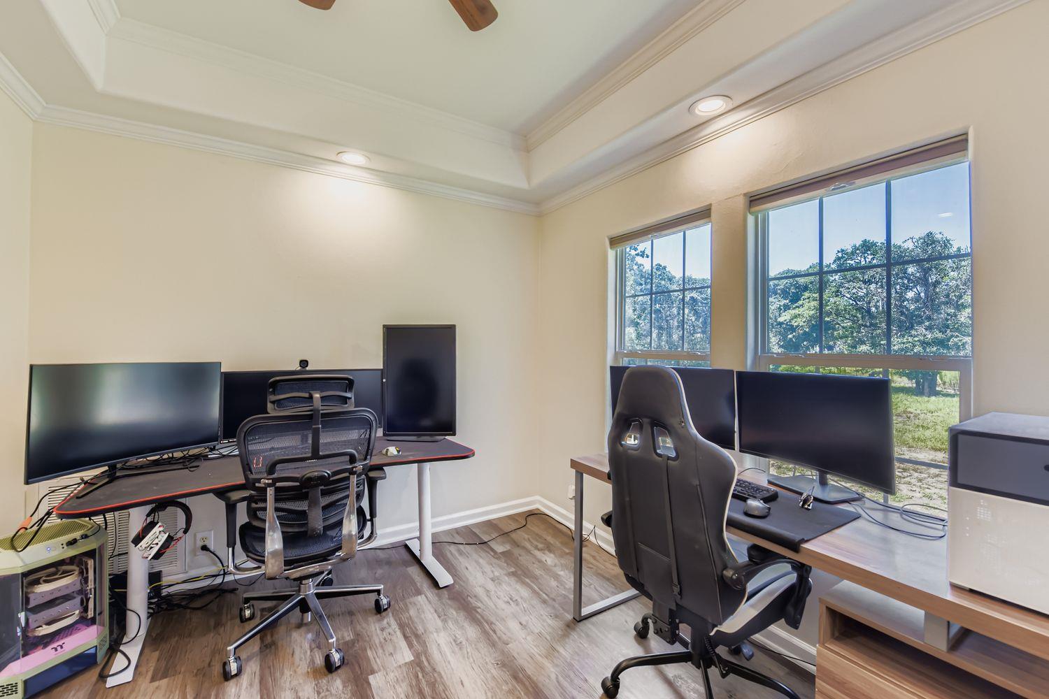 260 Dickerson Ln, Elgin, TX 78621