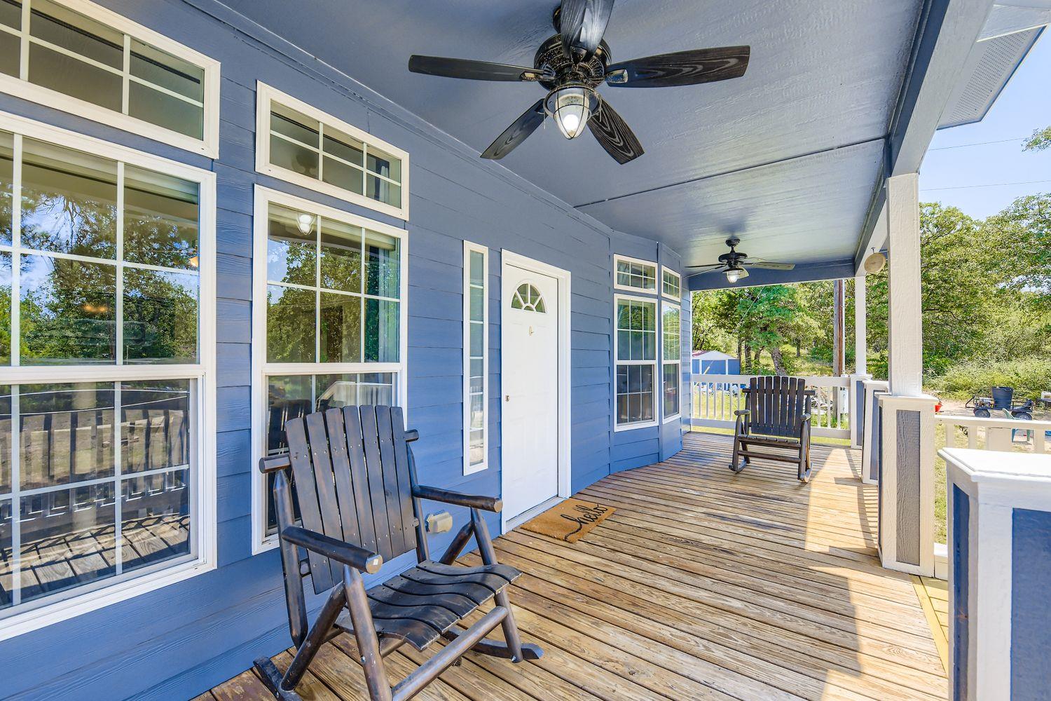 260 Dickerson Ln, Elgin, TX 78621