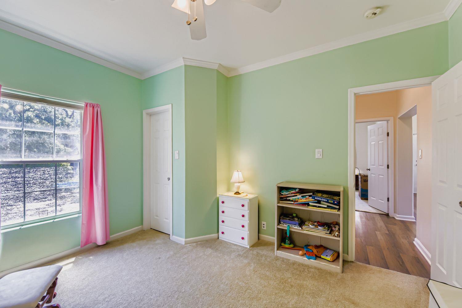 260 Dickerson Ln, Elgin, TX 78621