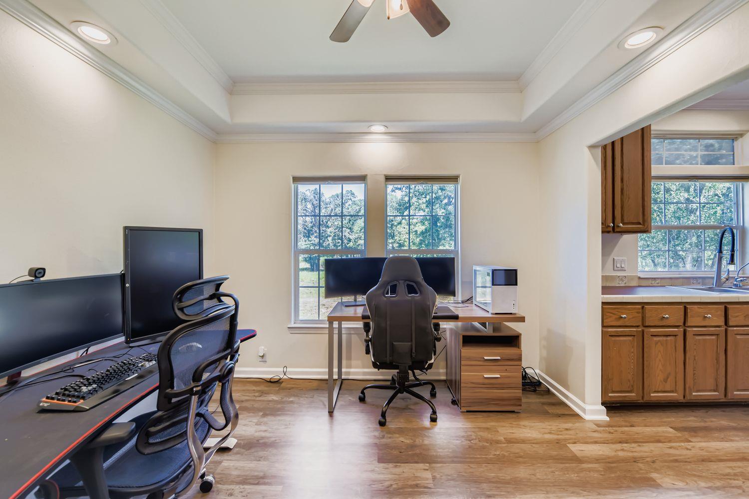 260 Dickerson Ln, Elgin, TX 78621