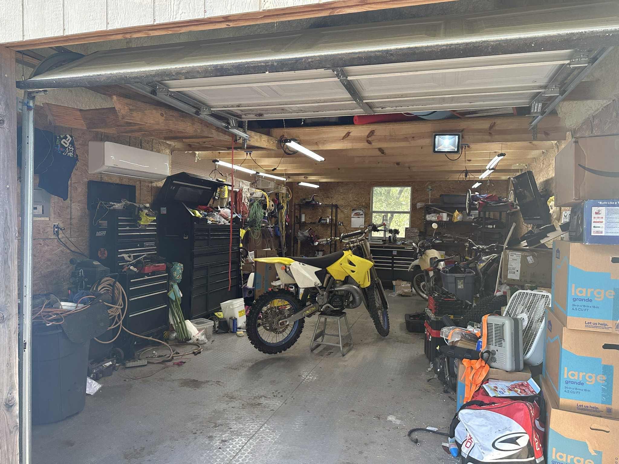 260 Dickerson Ln, Elgin, TX 78621