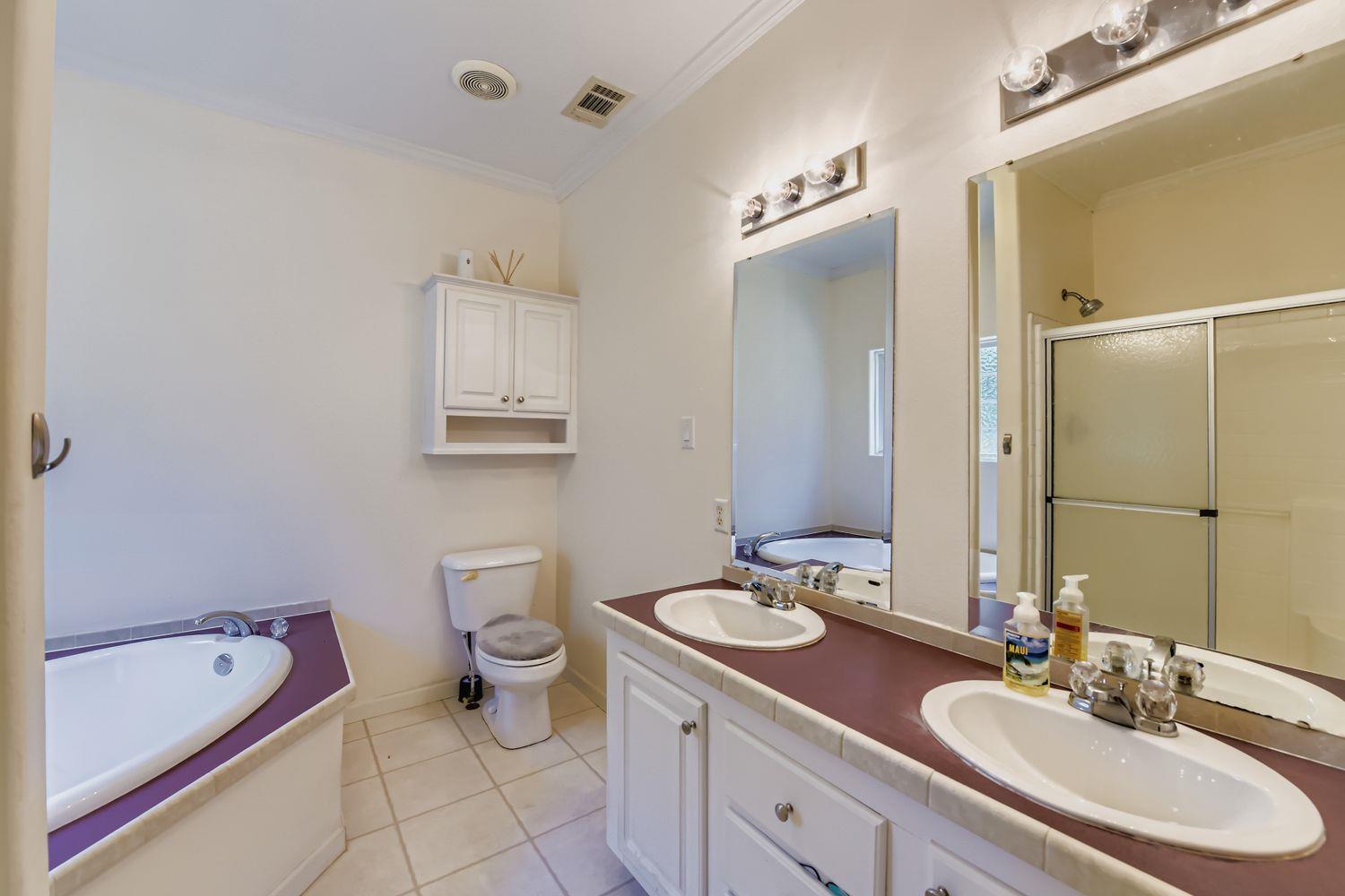 260 Dickerson Ln, Elgin, TX 78621