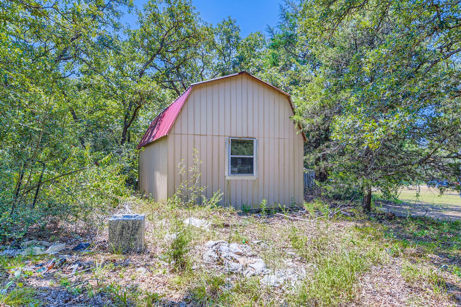 260 Dickerson Ln, Elgin, TX 78621