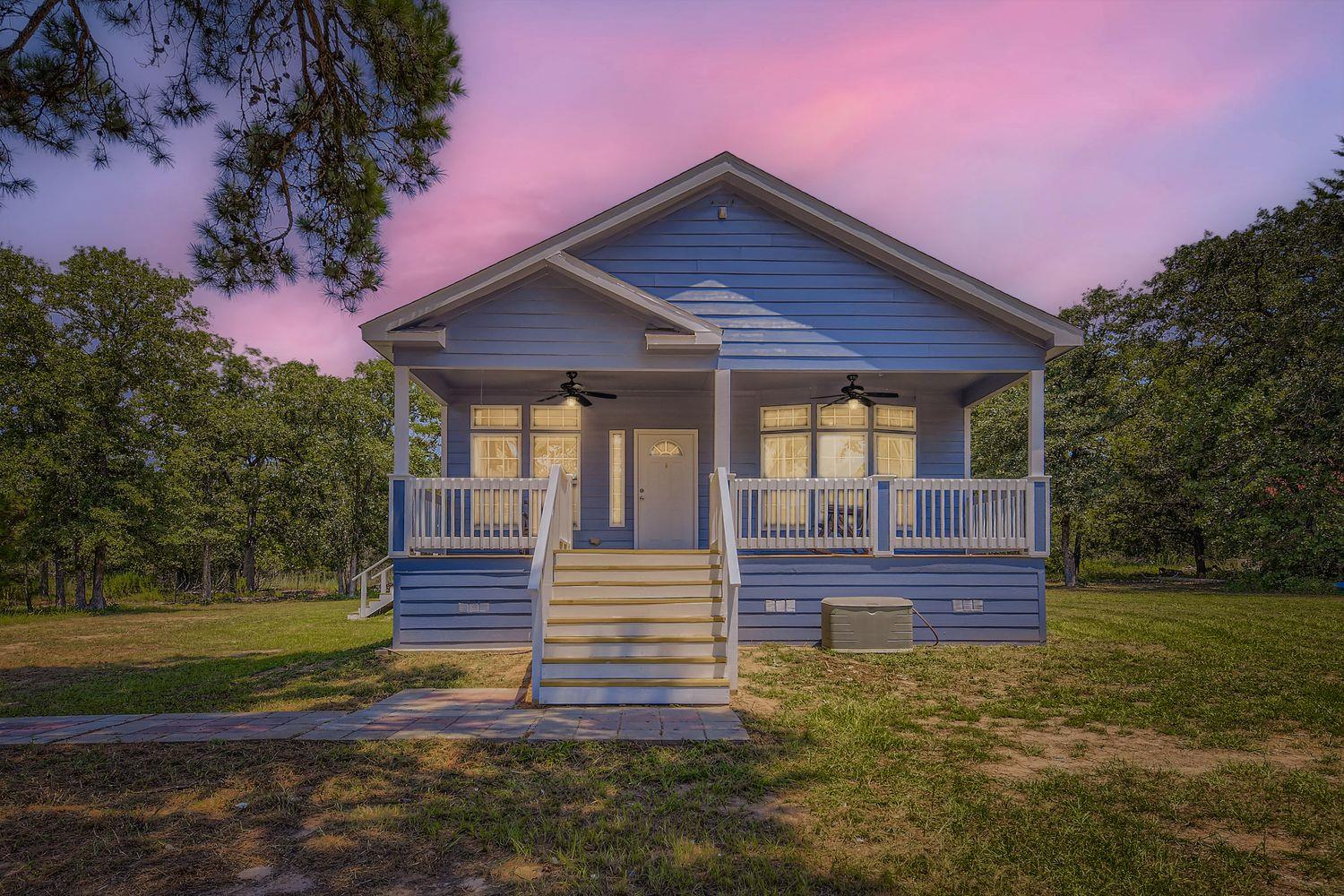 260 Dickerson Ln, Elgin, TX 78621