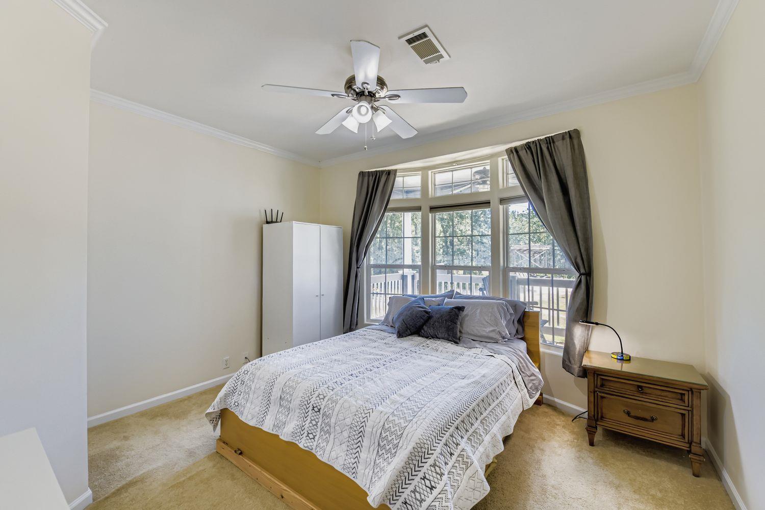 260 Dickerson Ln, Elgin, TX 78621