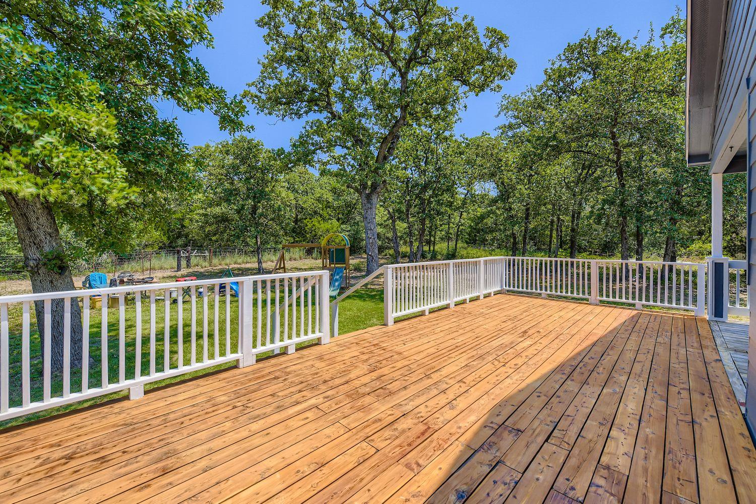 260 Dickerson Ln, Elgin, TX 78621