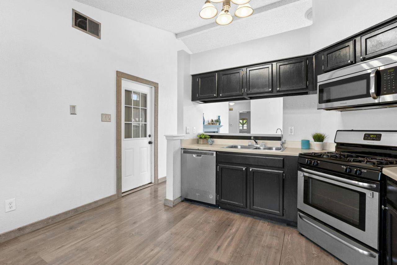 3102 Red Bay Dr, Cedar Park, TX 78613