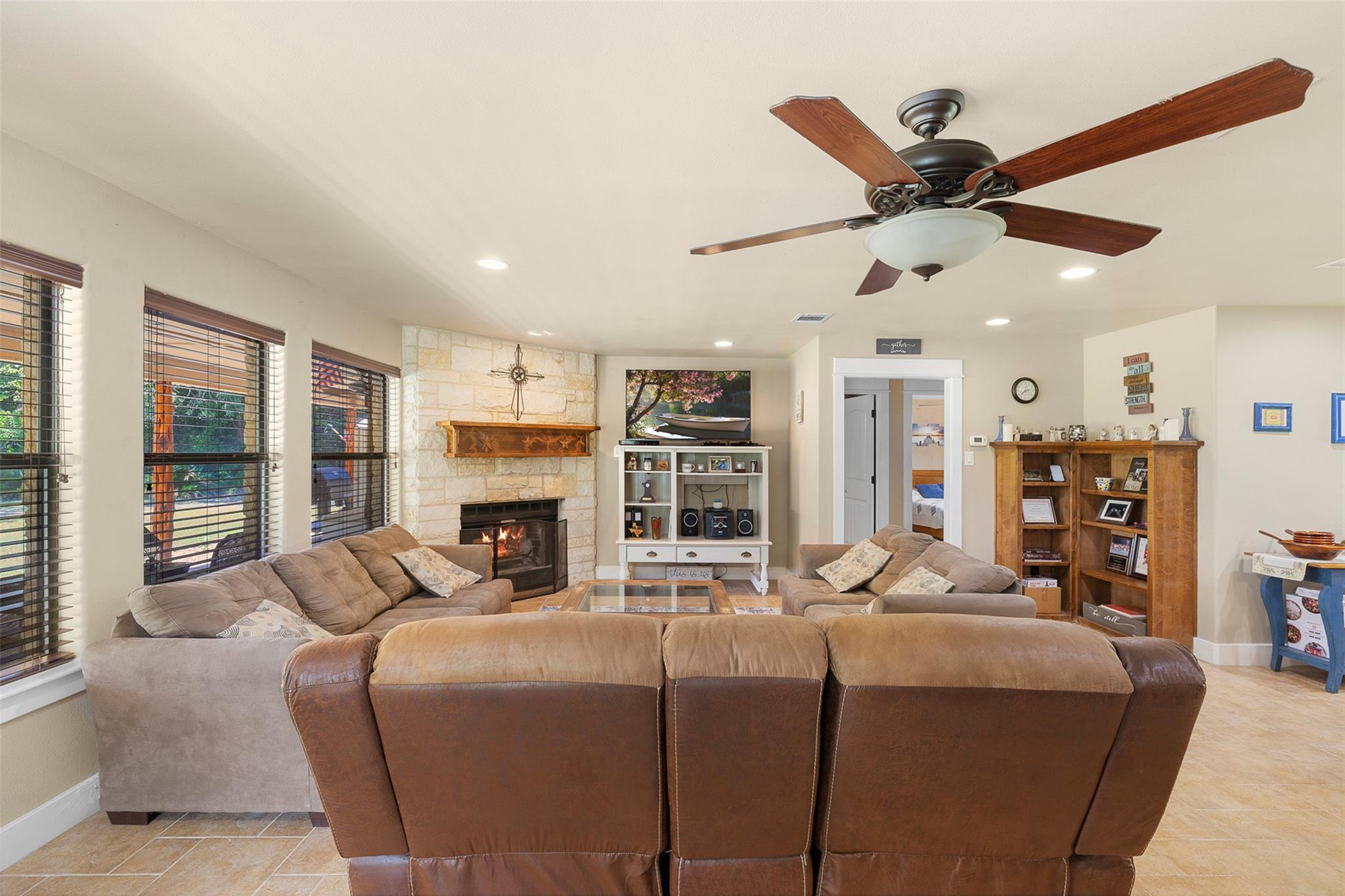 6481 Private Road 2003 Pr, Caldwell, TX 77836