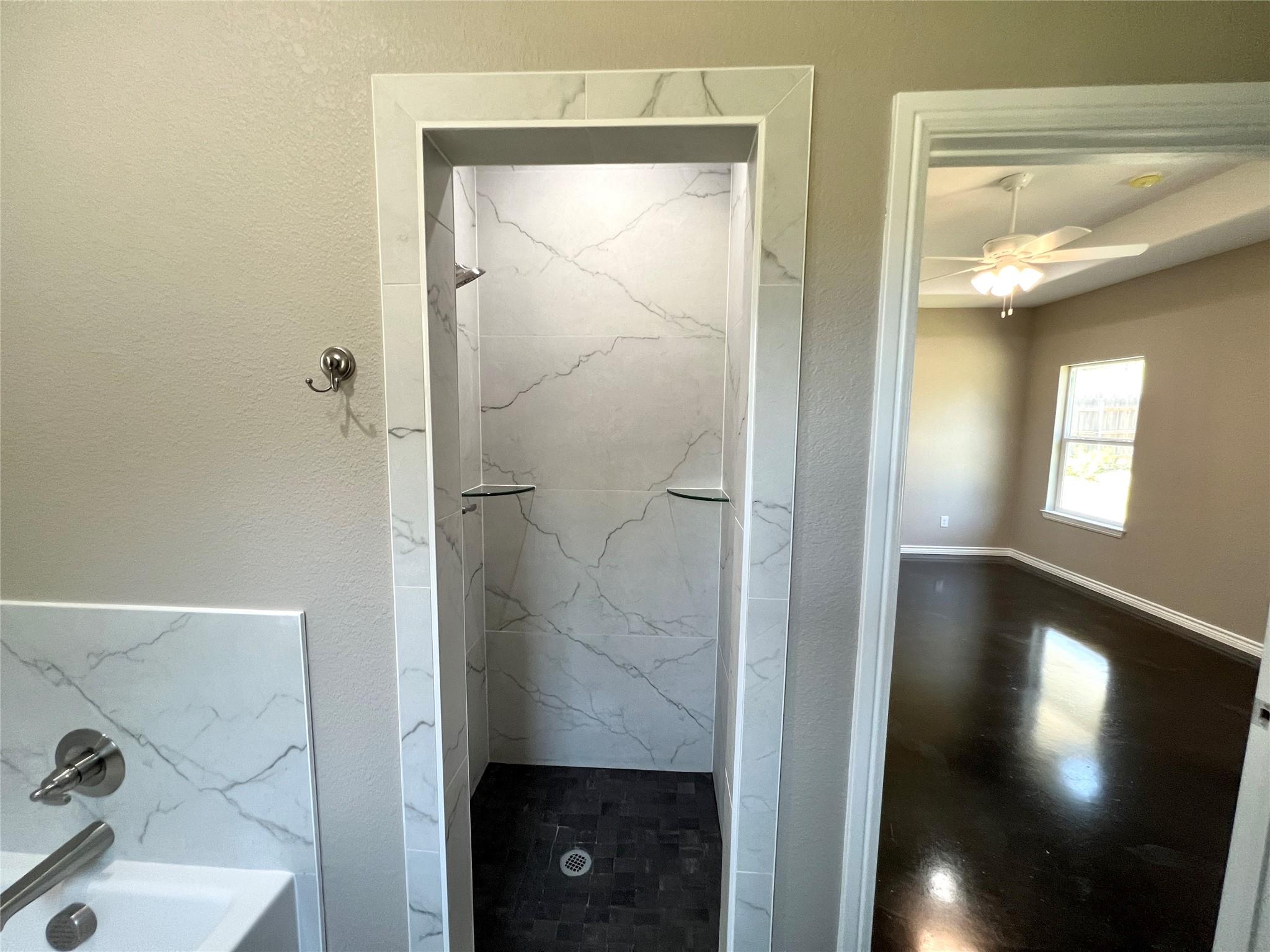 1218 Stone Valley Dr, Lampasas, TX 76550